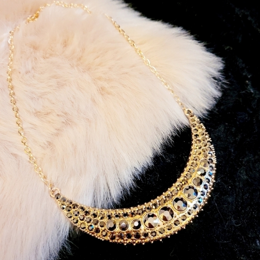 Vtg. Marcassite Studded Gold Cleopatra Collar Necklace